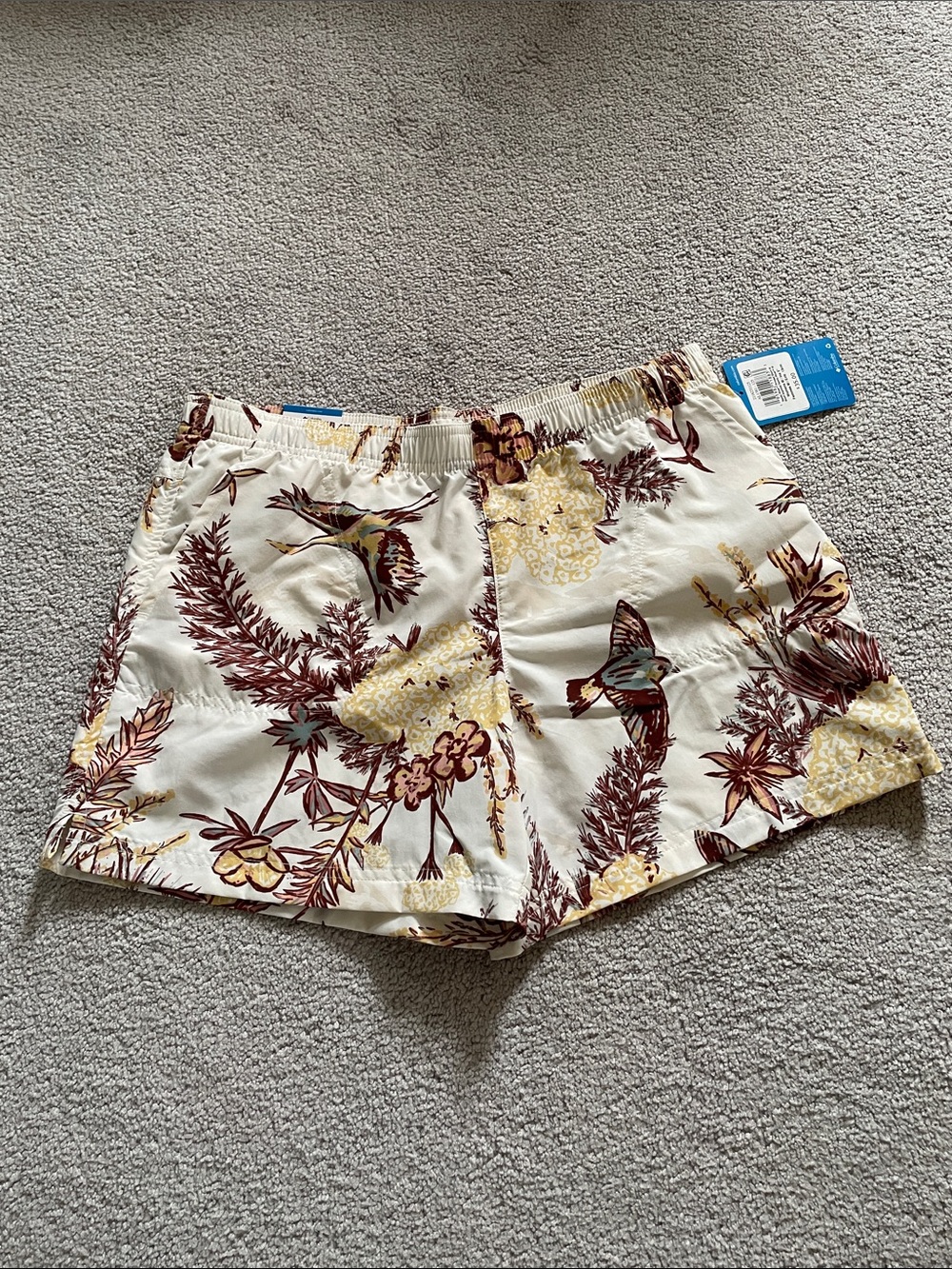 NWT Columbia Women’s Sandy River III Printed Shorts – Medium – Tan Bird Floral